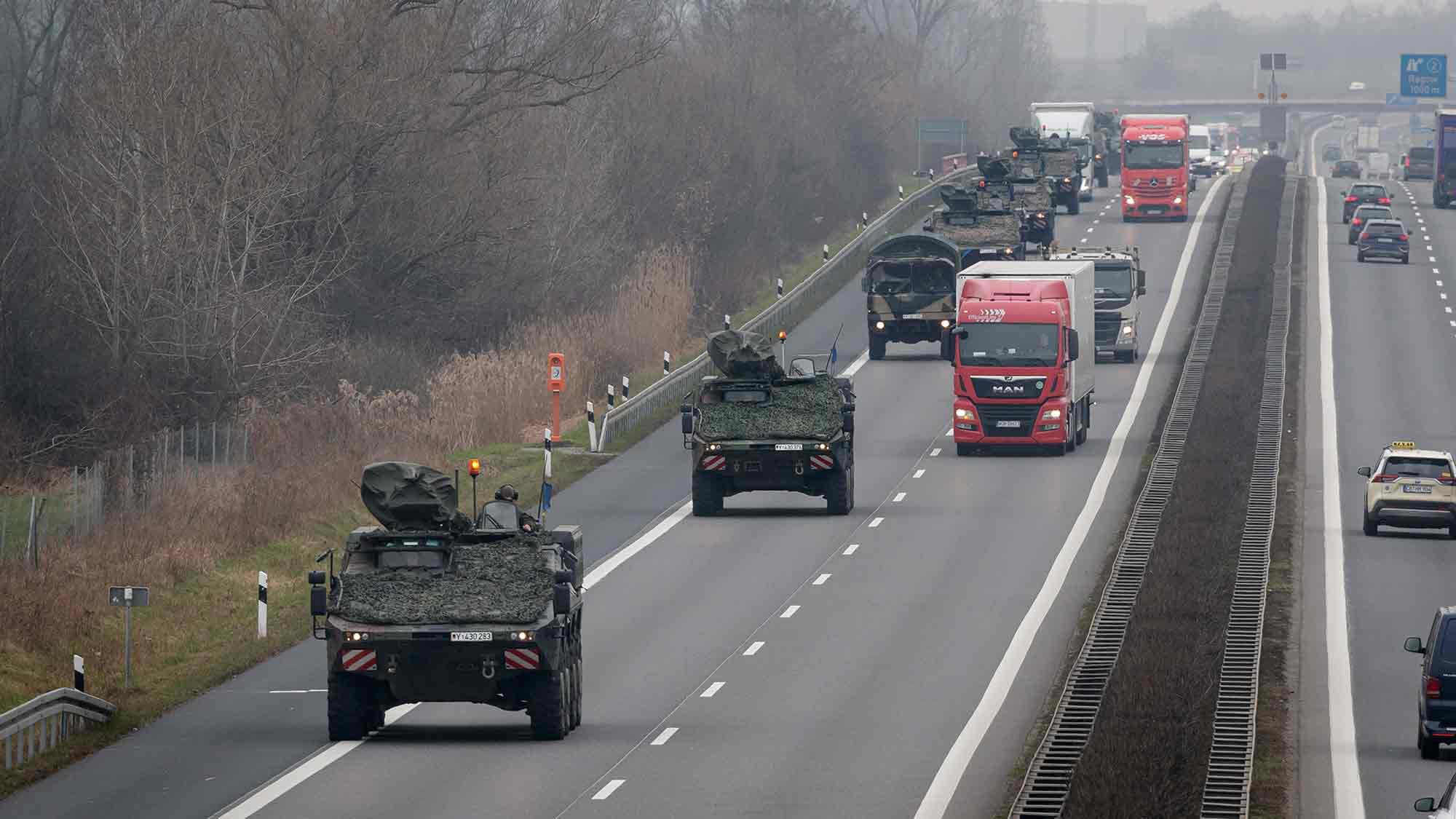 Territoriales Führungskommando der Bundeswehr: Bundeswehrkonvois auf Straßen in Niedersachsen, Hessen und Bayern unterwegs Territoriales Führungskommando der Bundeswehr: Bundeswehrkonvois auf Straßen in Niedersachsen, Hessen und Bayern unterwegs