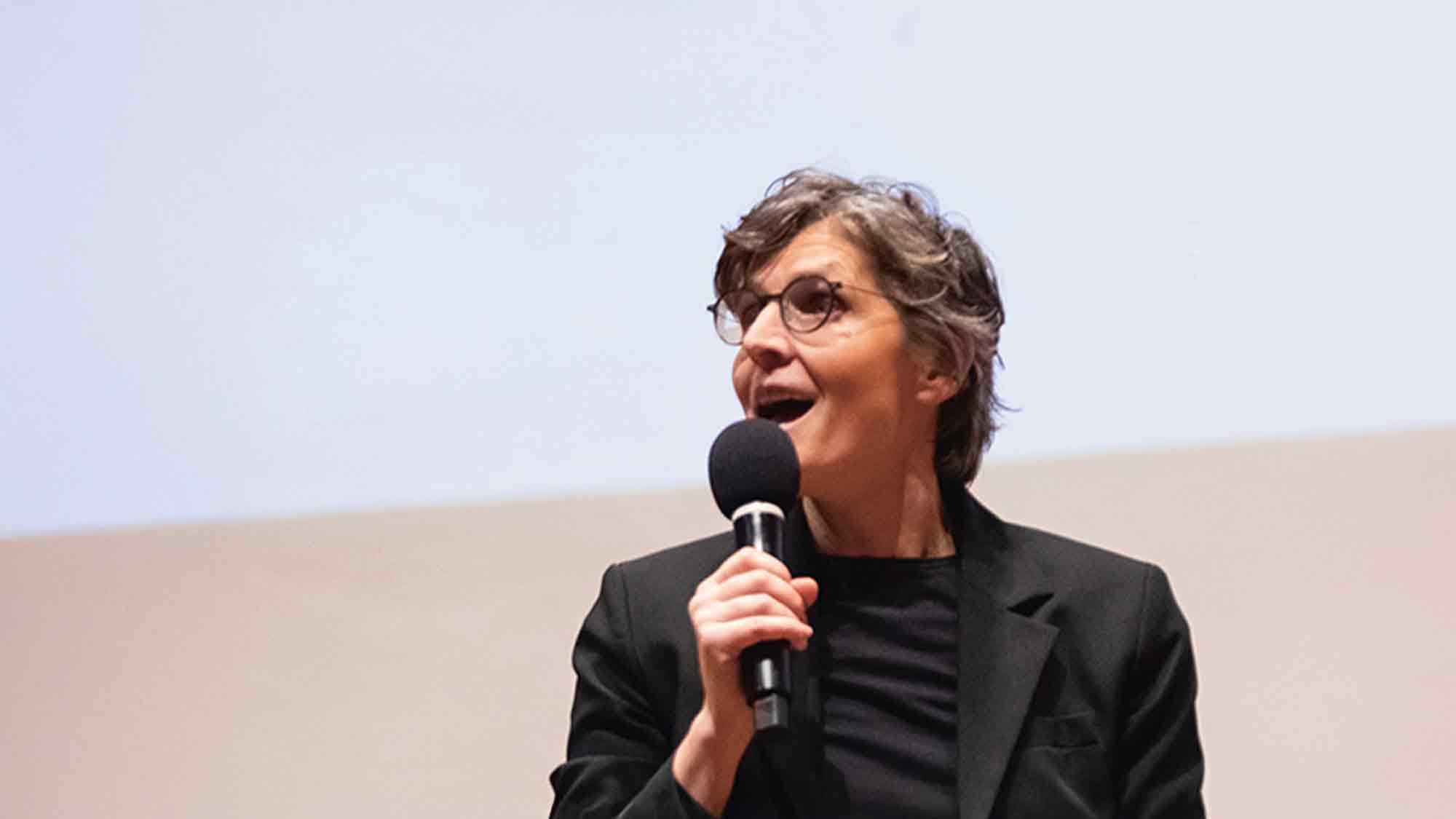 »Dirigieren und Führen! Motivieren?« Vortrag von Elisabeth Fuchs zusammen mit dem Streichquartett Philharmonie Salzburg, 17. November 2024 »Dirigieren und Führen! Motivieren?« Vortrag von Elisabeth Fuchs zusammen mit dem Streichquartett Philharmonie Salzburg, 17. November 2024