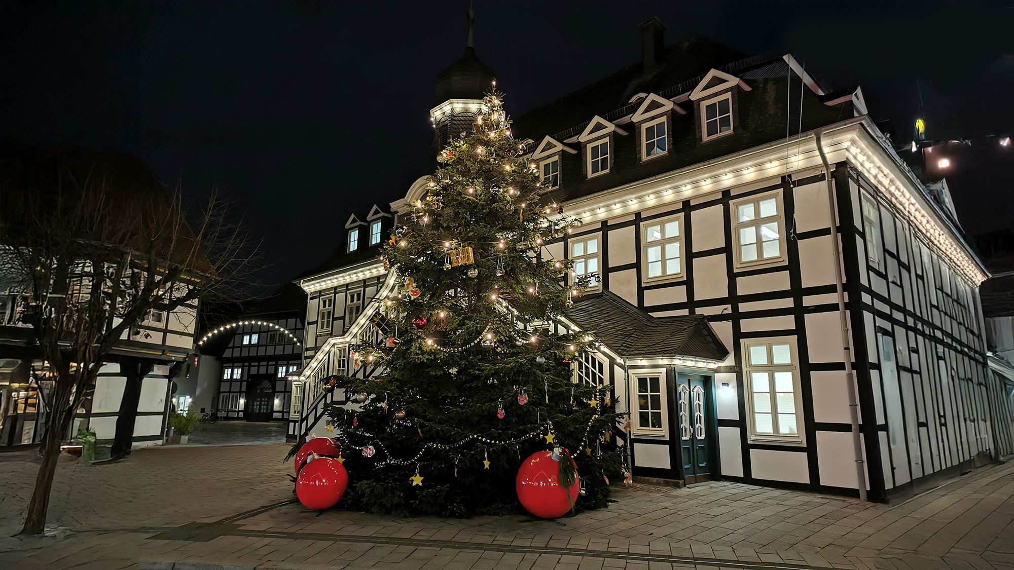 Rietberg: Führung liefert Anekdoten rund ums große Fest, Weihnachtsrundgang am Freitag, 13. Dezember 2024 Rietberg: Führung liefert Anekdoten rund ums große Fest, Weihnachtsrundgang am Freitag, 13. Dezember 2024