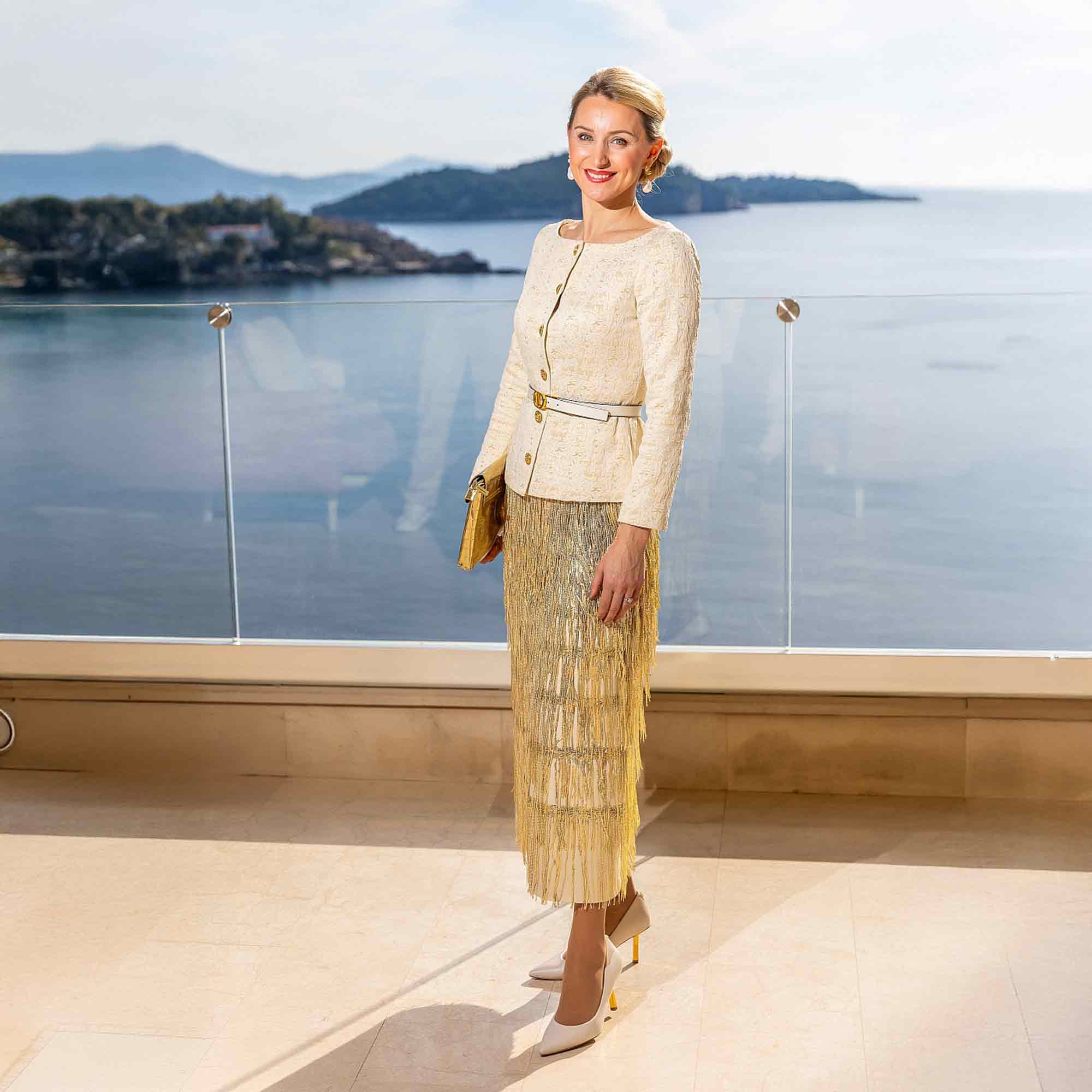 Frauen inspirieren Frauen: Eleganz und KI – Vortrag von Stilexpertin Katharina Arnold am Mittelmeer Frauen inspirieren Frauen: Eleganz und KI – Vortrag von Stilexpertin Katharina Arnold am Mittelmeer