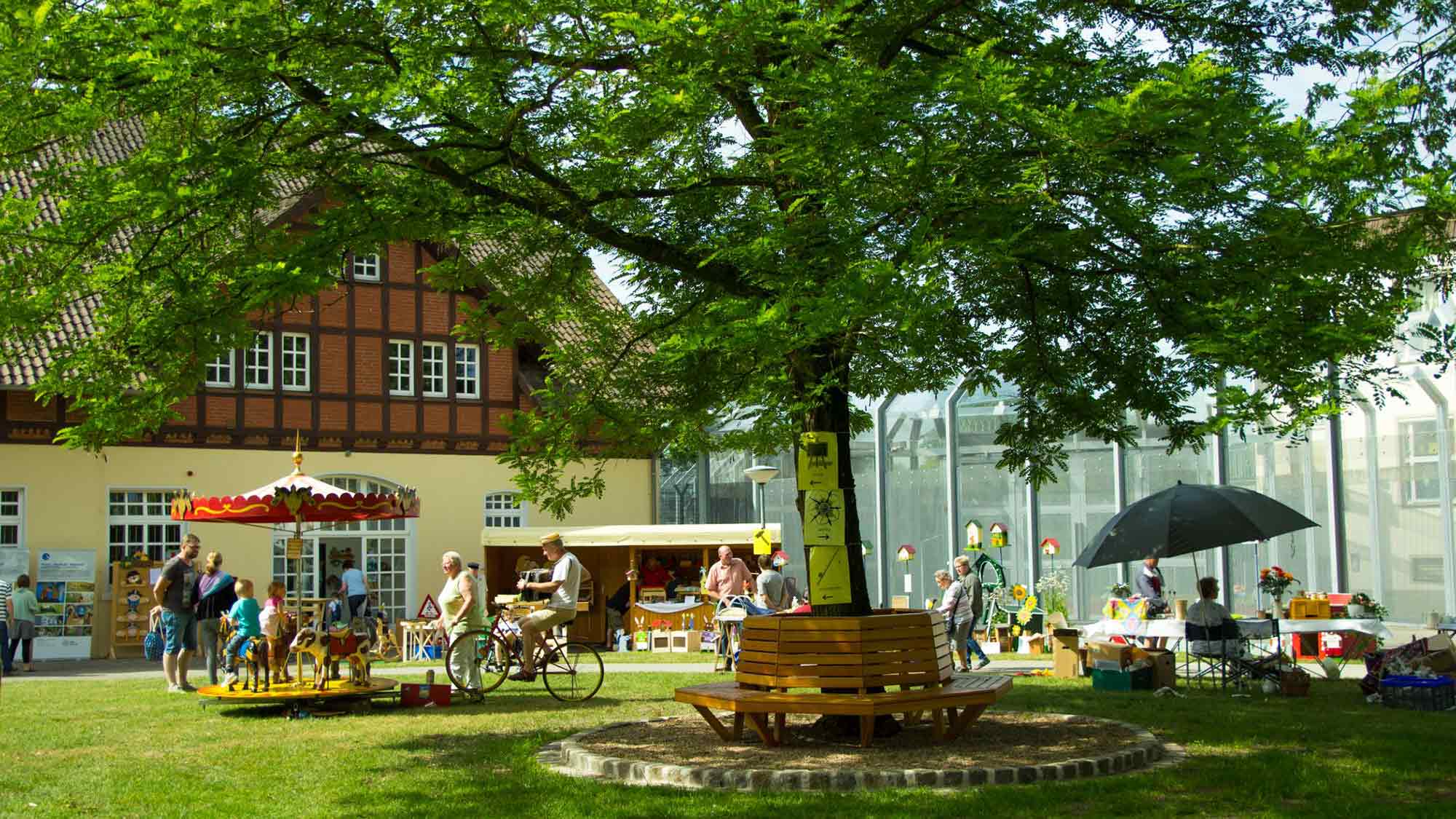 Bühne frei im Schloss Haldem – LWL Klinik nimmt ab sofort Bewerbungen für Sommerfest Shows entgegen Bühne frei im Schloss Haldem – LWL Klinik nimmt ab sofort Bewerbungen für Sommerfest Shows entgegen